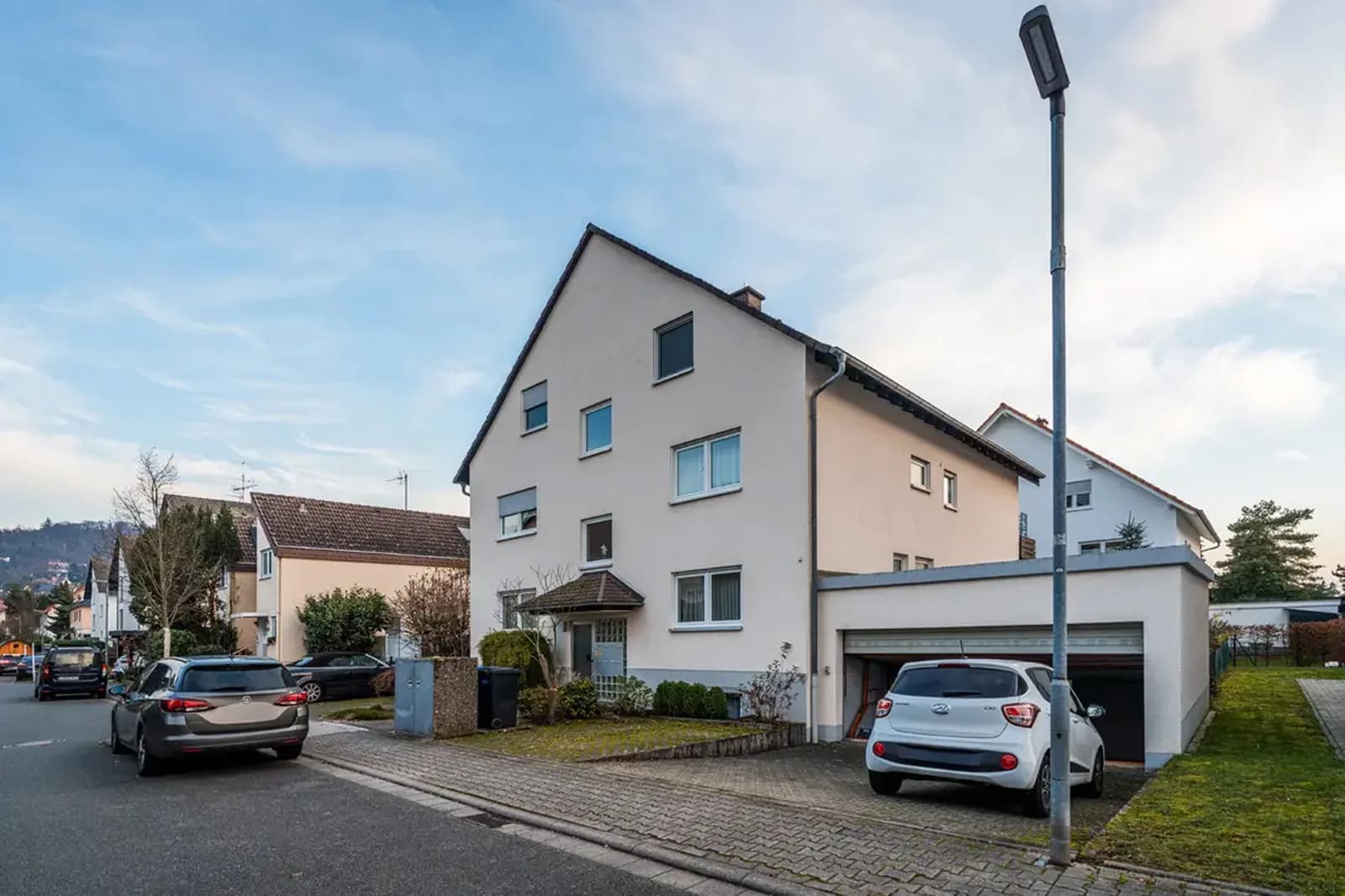 Hausansicht von der Straße