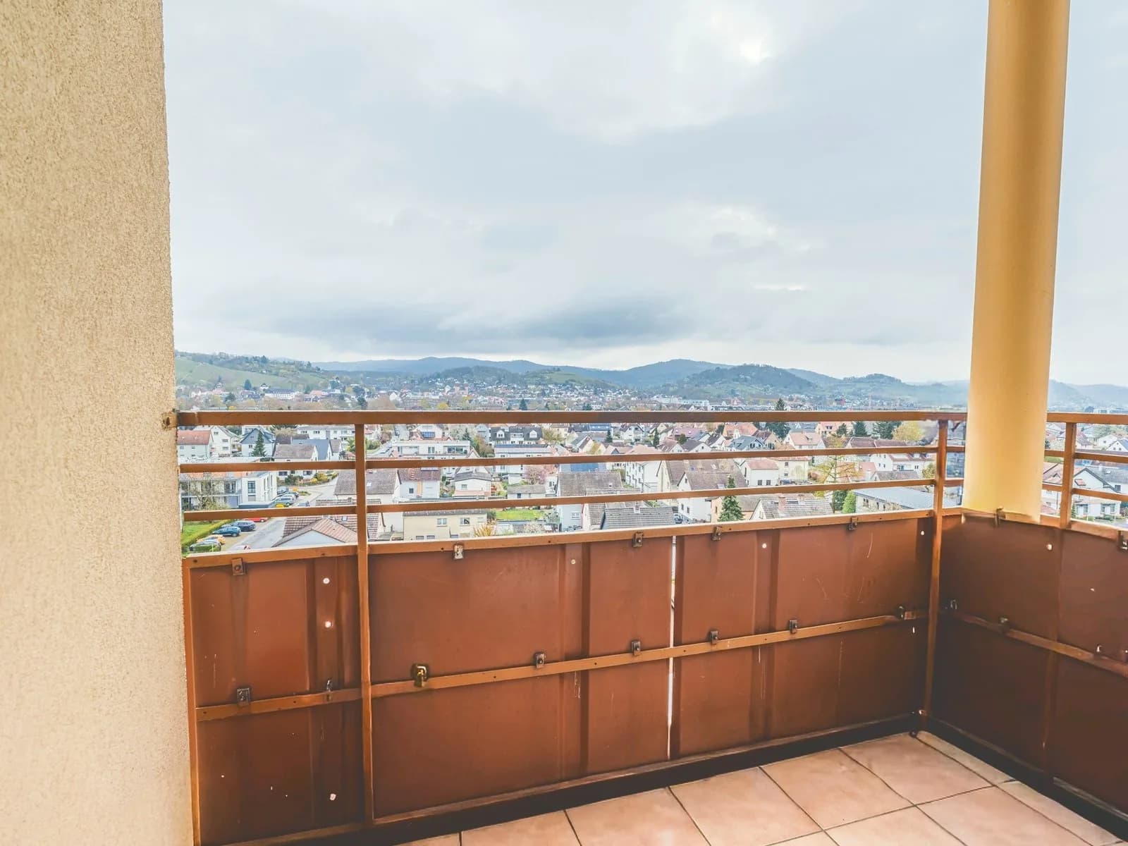 Balkon mit Fernblick über Bensheim