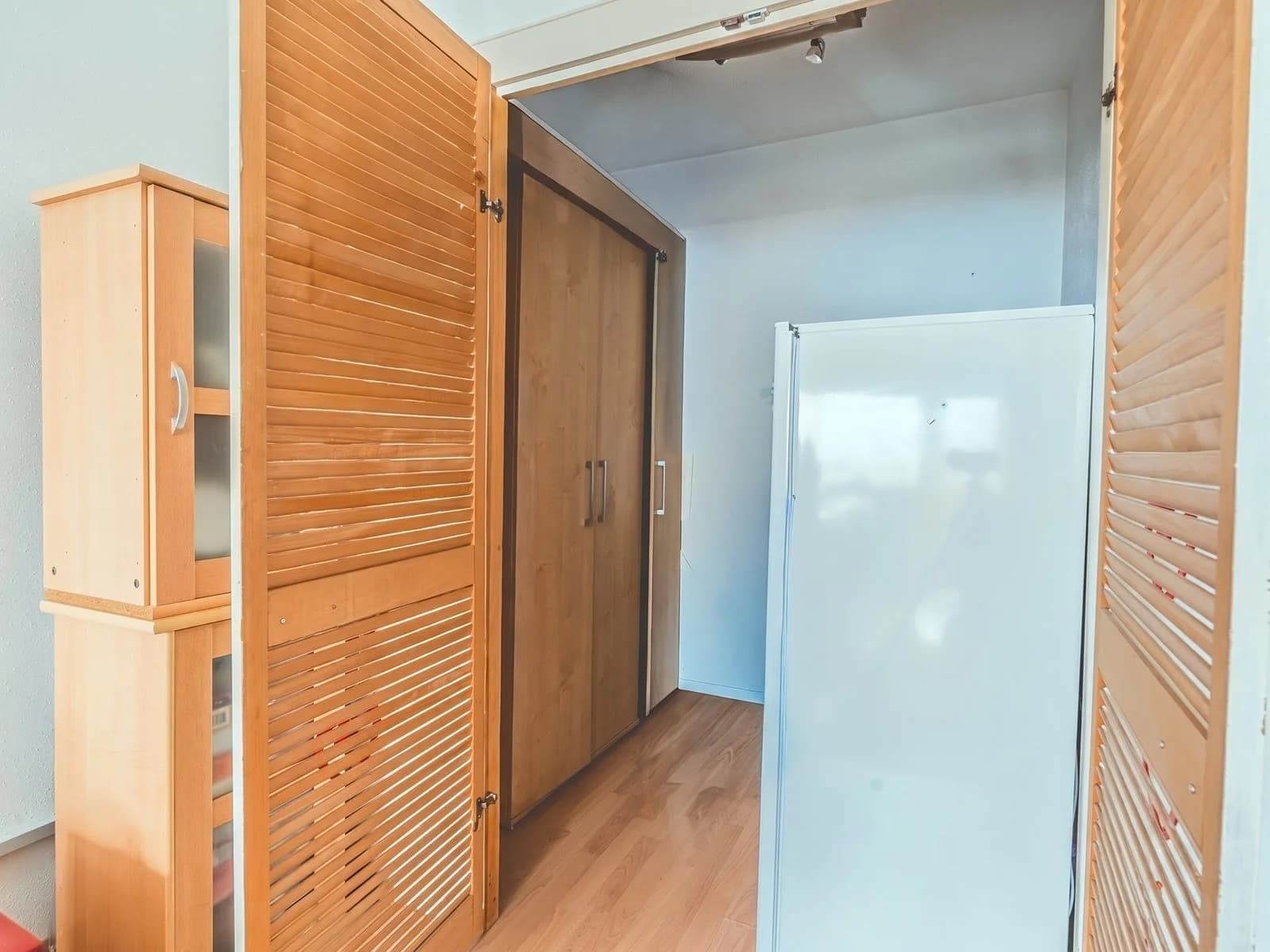 Nebenkammer mit Einbauschrank