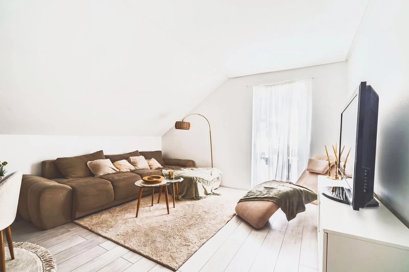 Wohnzimmer mit Essplatz